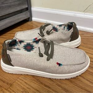 Hey Dude size 7 Women’s Wheat Aztec NWOT
